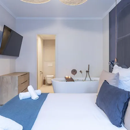 Apartment The Blue On Champs Elysees Avenue