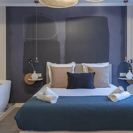 The Blue On Champs Elysees Avenue Apartment
