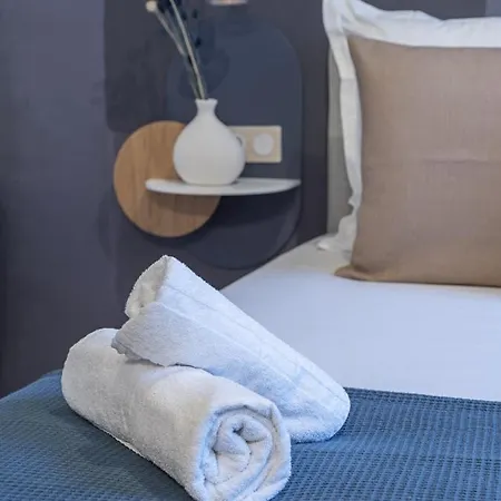 The Blue On Champs Elysees Avenue Apartment *