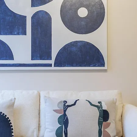 The Blue On Champs Elysees Avenue Apartment